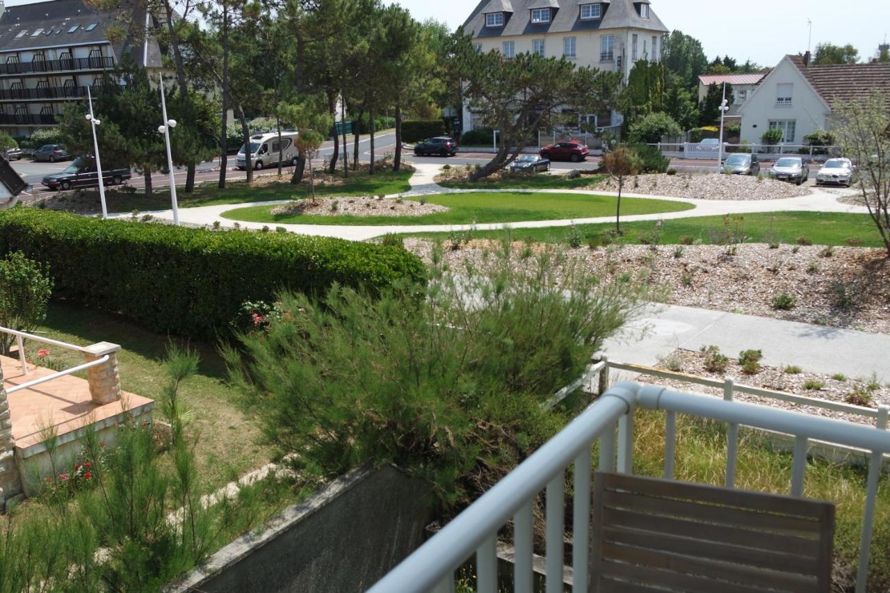 Les Alises Apartment Merville-Franceville-Plage Exterior photo